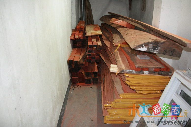 27花了大半天功夫把条料捆好放进屋里.JPG
