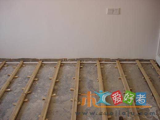 我家的地板安装3.jpg