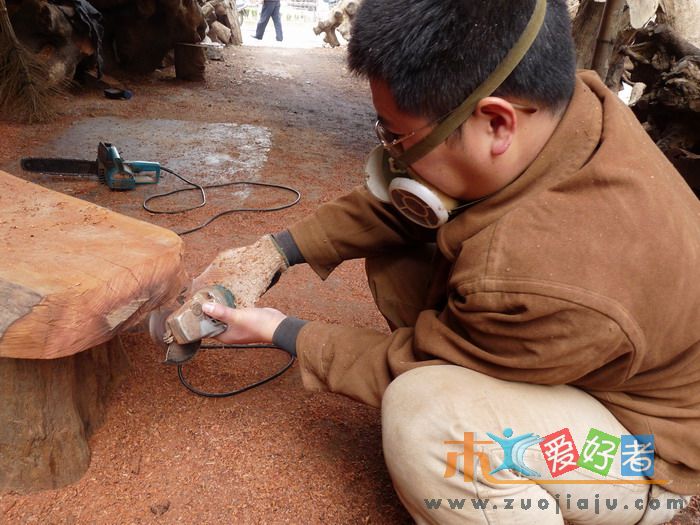 注意造形刀的接触部位，右上角
