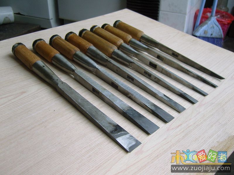 凿子8把，尺寸3、6、8、10、13、16、20、23mm