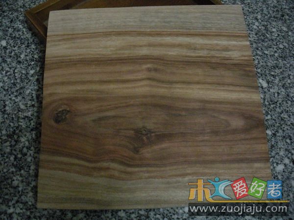 这是背面的纹路，看上去还不错。