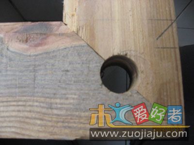 用2.5CM打的孔