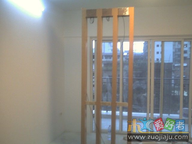 上完第一遍清漆后