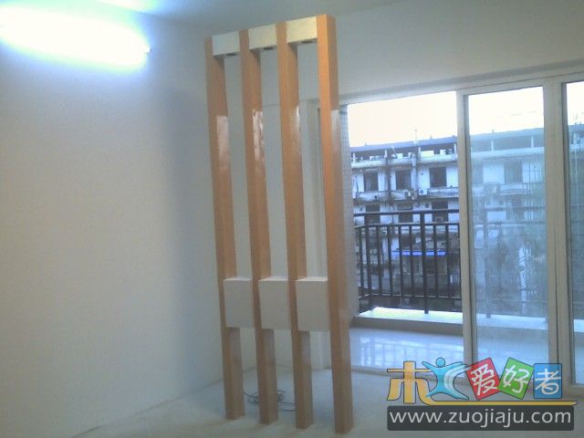 已经接近尾声，明天对白色部分上白色底漆和面漆