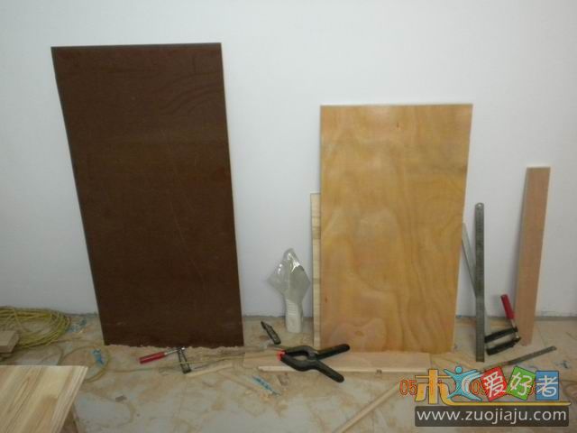 左边是块52*120的电木板，买时候很兴奋，现在没考虑好怎么用的还