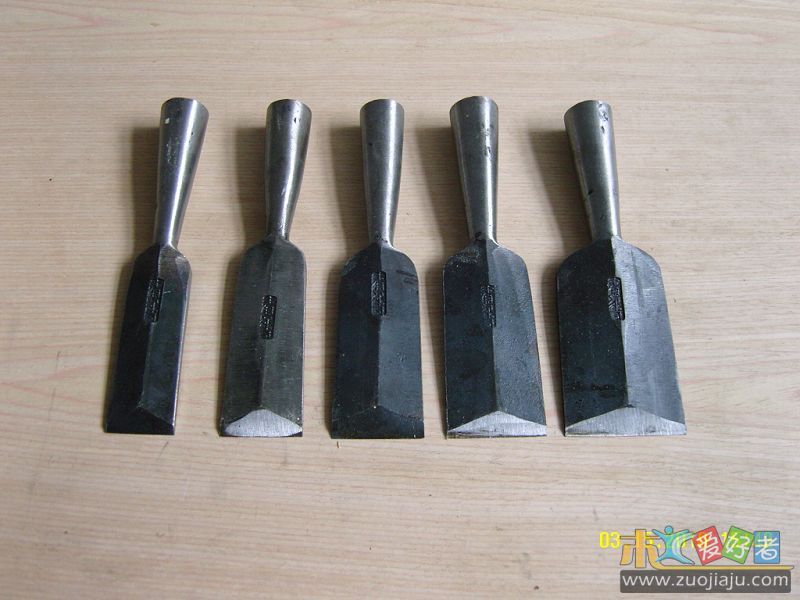 带筋打铲（宽凿）