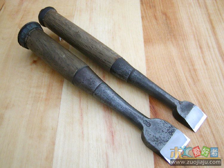 100yrs_Old_Chisels1.jpg